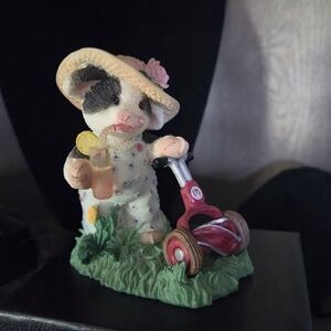 Mary's Moo Moos June "Mooing the Lawn" Collectible Enesco Vintage Figurine 1996